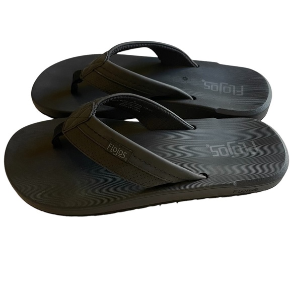 Flojos Black Flip Flops.  Size 9 - Picture 3 of 8